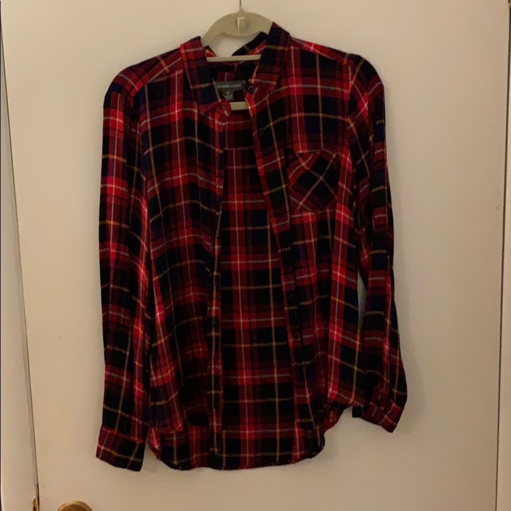 Woman’s M button down